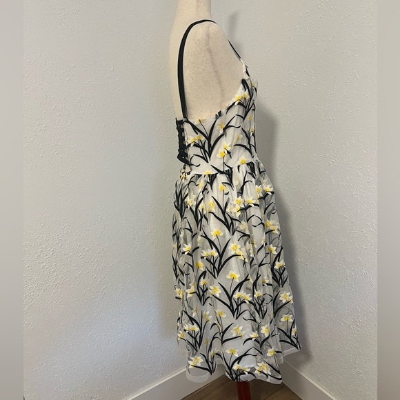 NWT Gracia Daffodil Floral Print Cocktail Dress- FLAWED - Picture 5 of 11